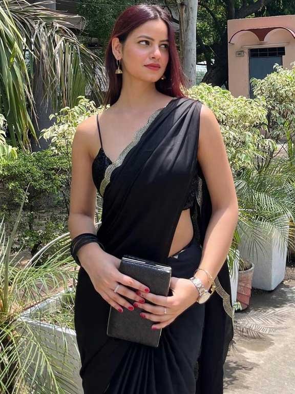 20 year old call Girl service in Bangalore